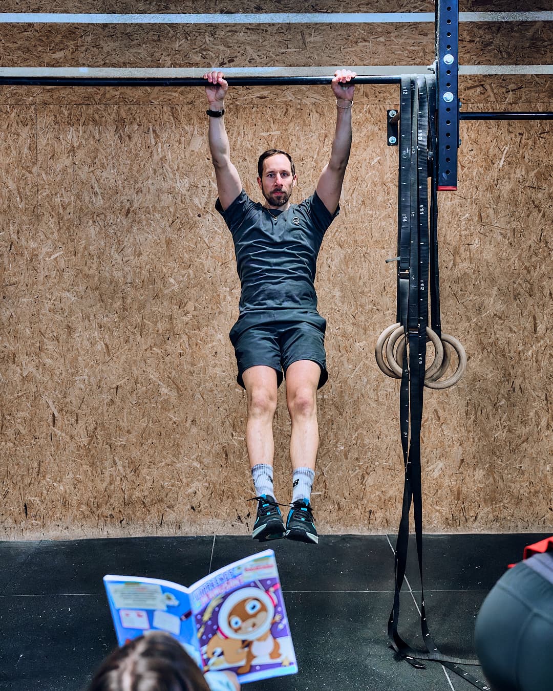 Gymnastique et tractions à la barre en CrossFit Paris 13